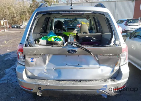 2011 Subaru Forester 2.5X Premium из США, поврежденный, VIN JF2SHADC8BH759139